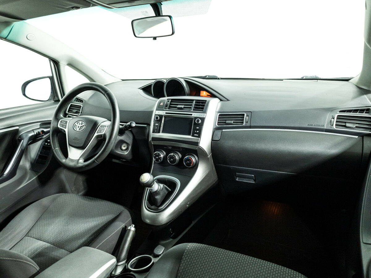 Toyota Verso с пробегом — 2013 год. Фото: #8