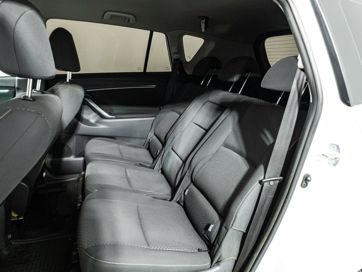 Toyota Verso с пробегом — 2013 год. Фото: #9