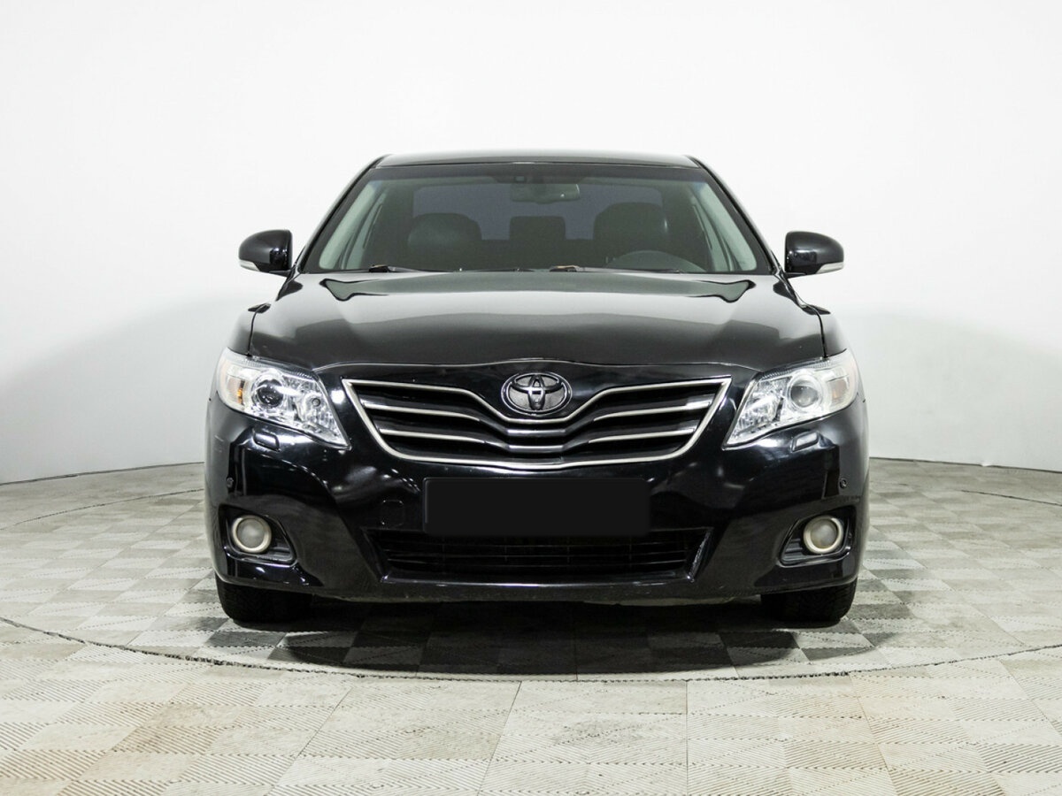 Toyota Camry с пробегом — 2010 год. Фото: #1