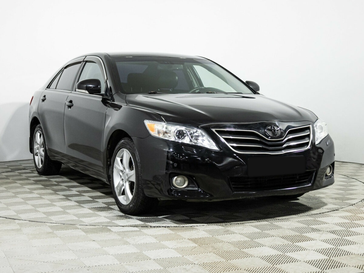 Toyota Camry с пробегом — 2010 год. Фото: #2