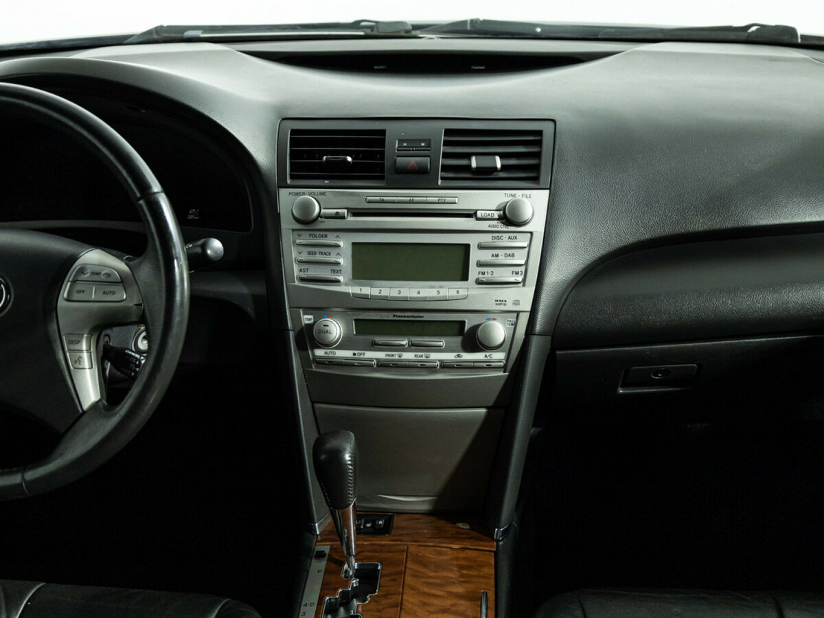 Toyota Camry с пробегом — 2010 год. Фото: #11