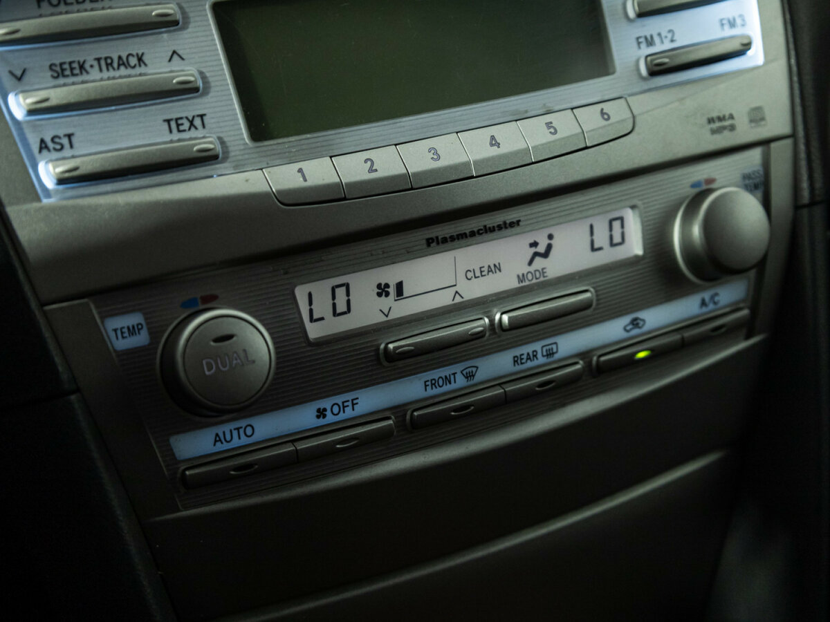 Toyota Camry с пробегом — 2010 год. Фото: #12