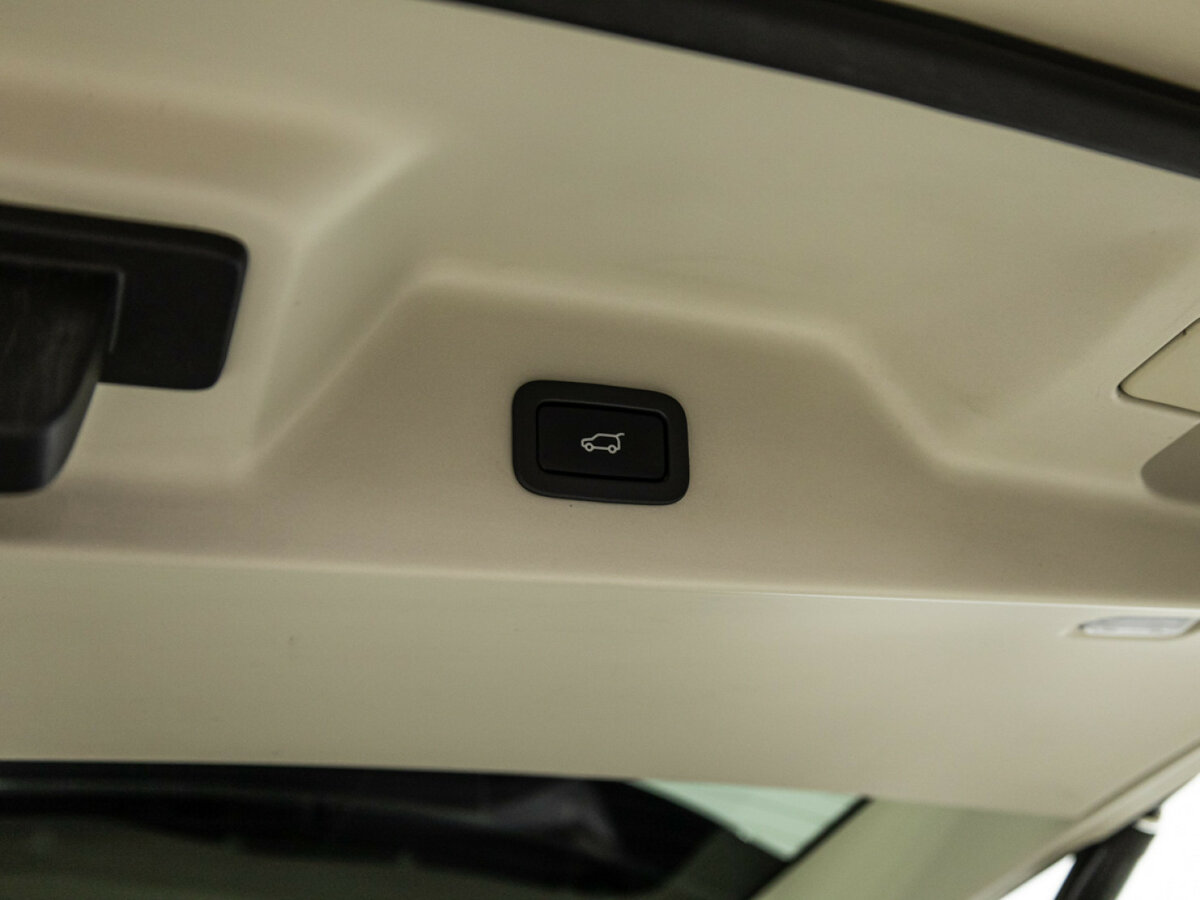 Land Rover Range Rover с пробегом — 2021 год. Фото: #24