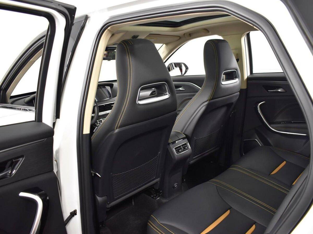 FAW Bestune T77 с пробегом — 2024 год. Фото: #8