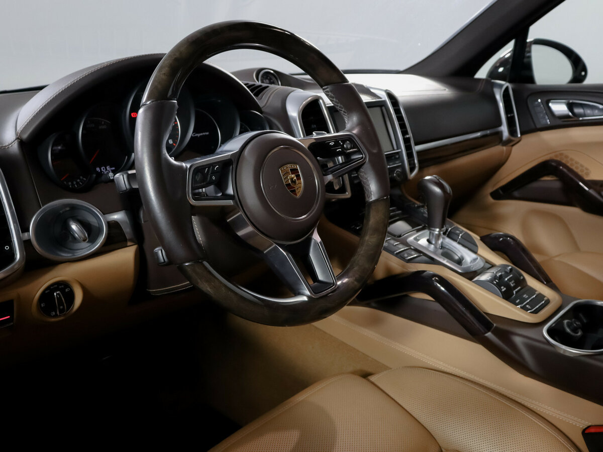 Porsche Cayenne с пробегом — 2015 год. Фото: #13