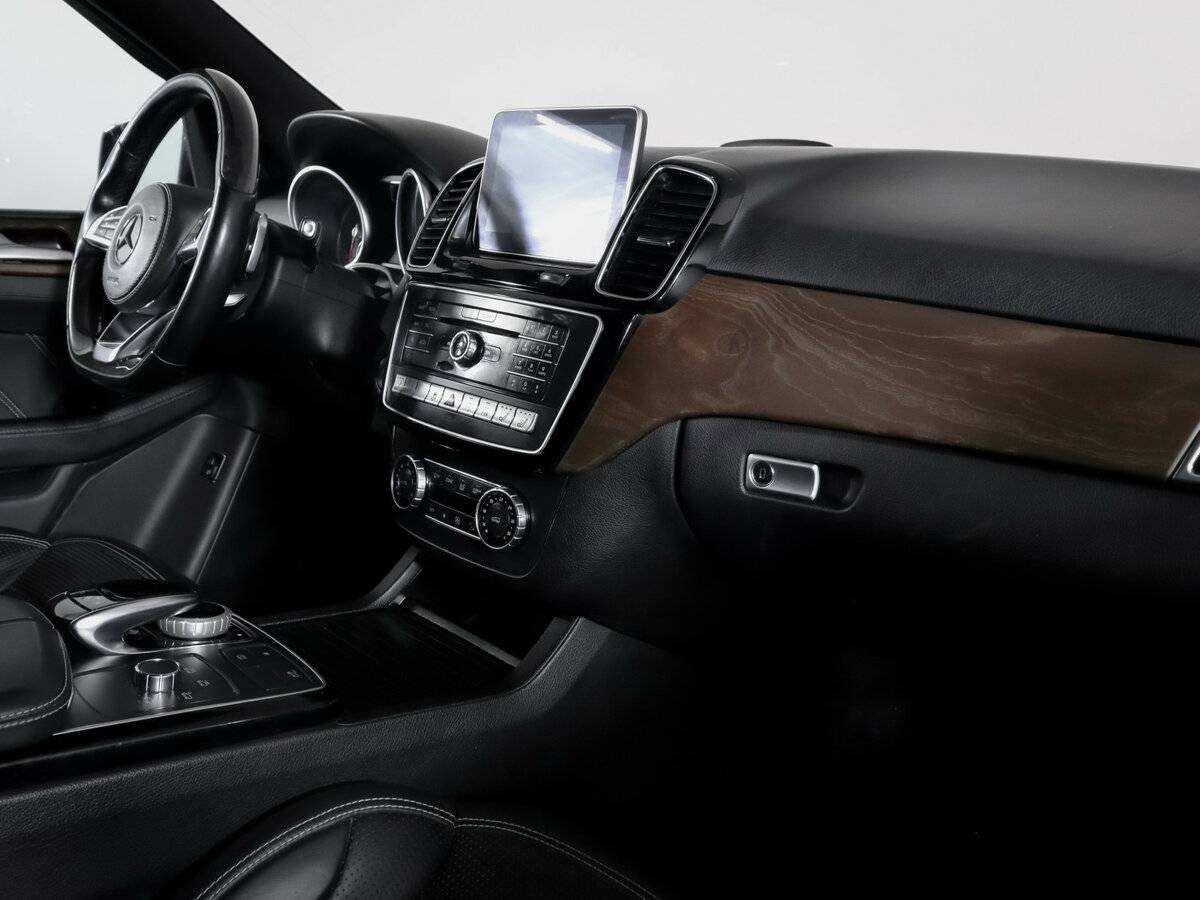 Mercedes-Benz GLE с пробегом — 2015 год. Фото: #8