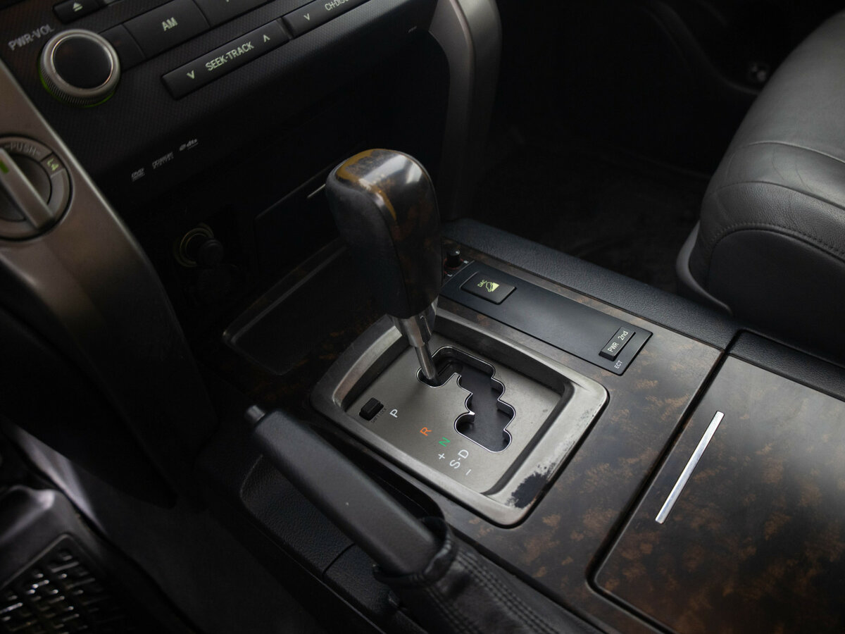 Toyota Land Cruiser с пробегом — 2008 год. Фото: #7