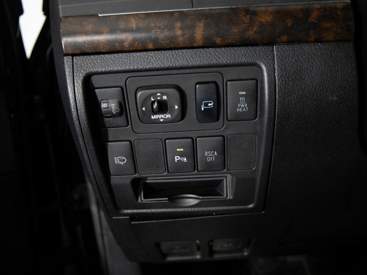 Toyota Land Cruiser с пробегом — 2008 год. Фото: #10