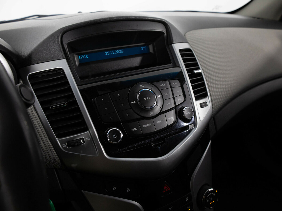 Chevrolet Cruze с пробегом — 2010 год. Фото: #10