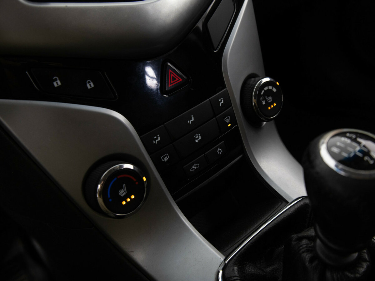 Chevrolet Cruze с пробегом — 2010 год. Фото: #11