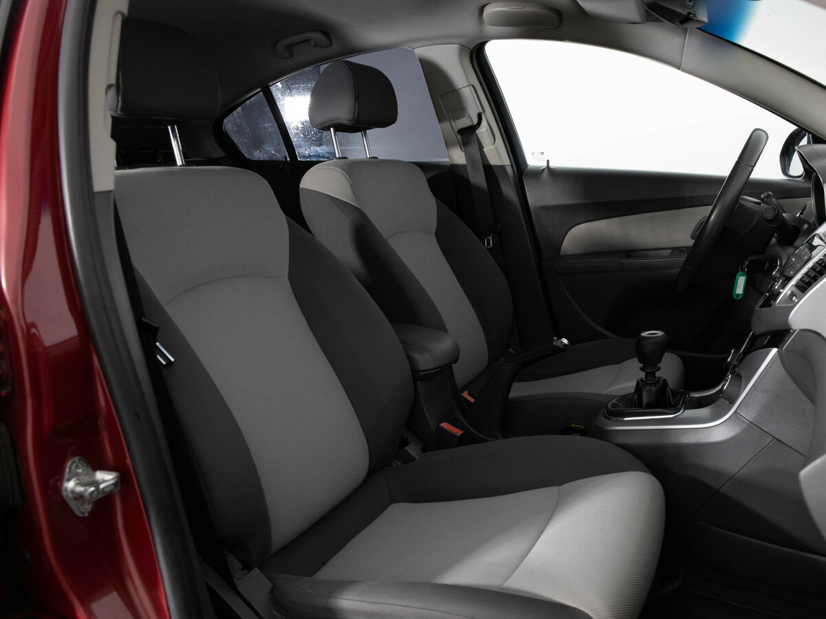 Chevrolet Cruze с пробегом — 2010 год. Фото: #14