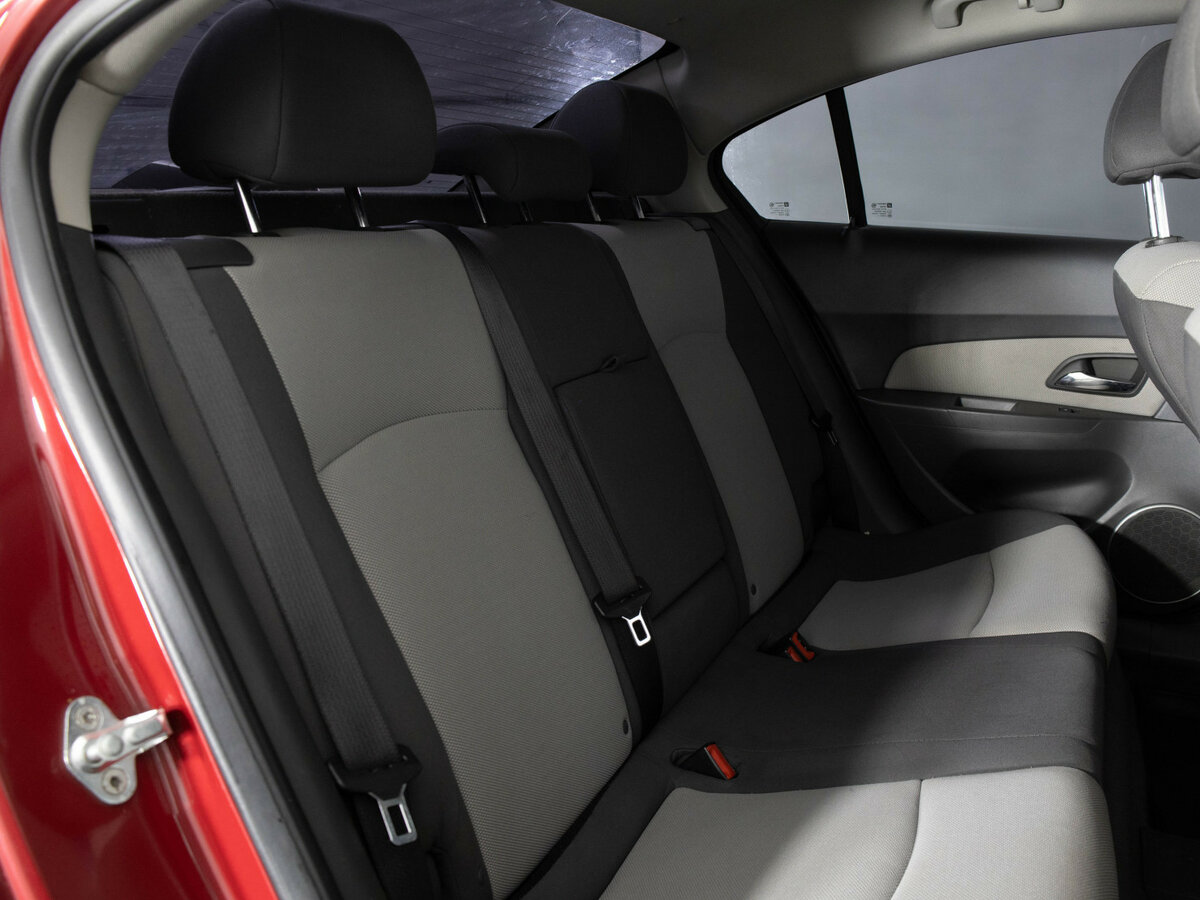 Chevrolet Cruze с пробегом — 2010 год. Фото: #15