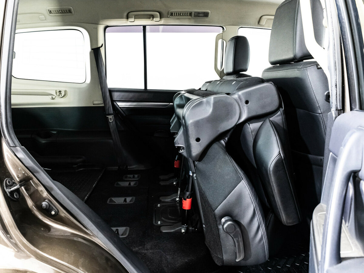 Mitsubishi Pajero с пробегом — 2017 год. Фото: #29