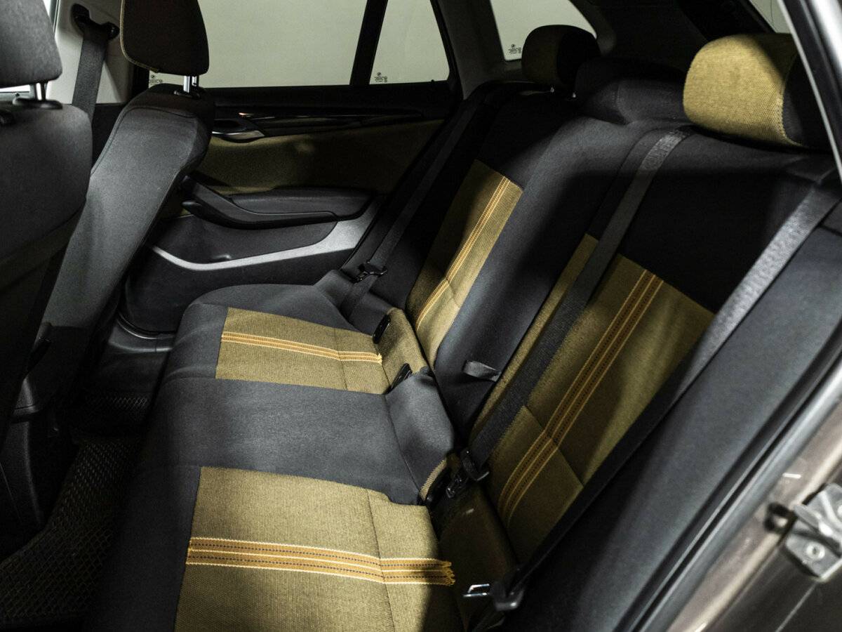 BMW X1 с пробегом — 2011 год. Фото: #9