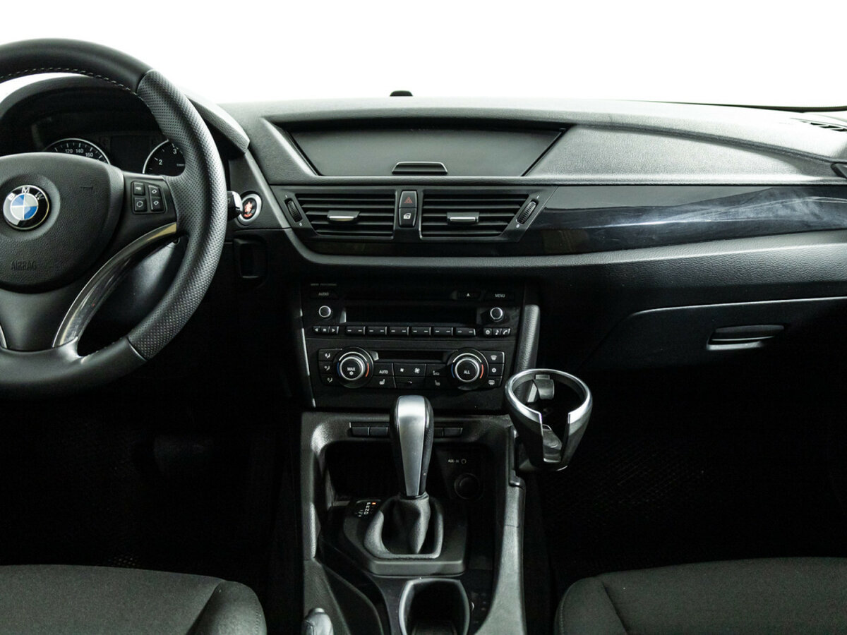 BMW X1 с пробегом — 2011 год. Фото: #13