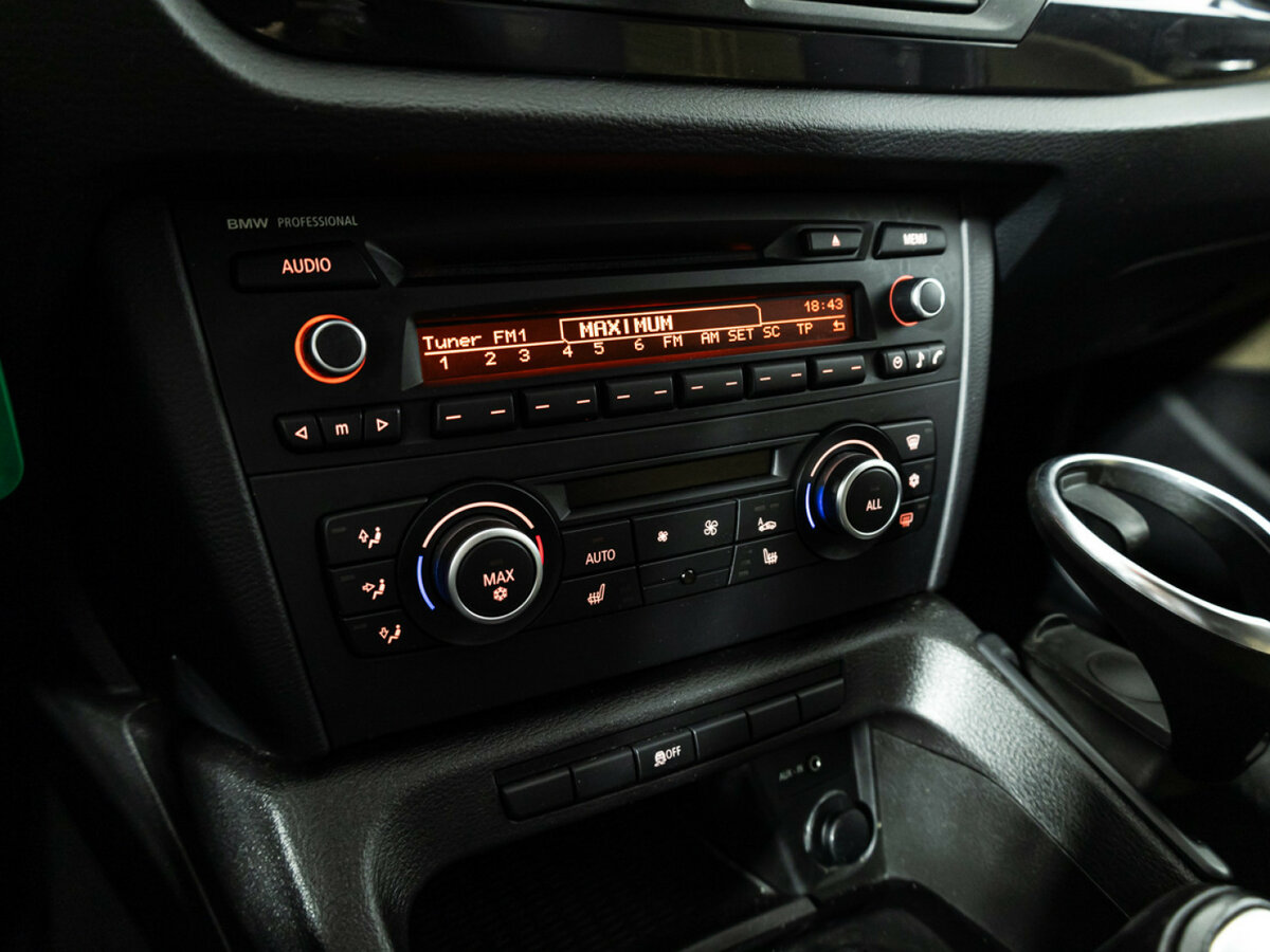 BMW X1 с пробегом — 2011 год. Фото: #14