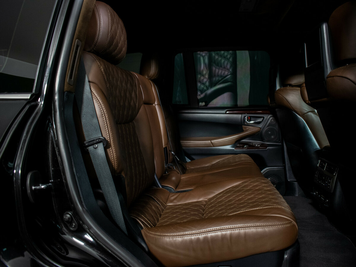 Lexus LX с пробегом — 2012 год. Фото: #8