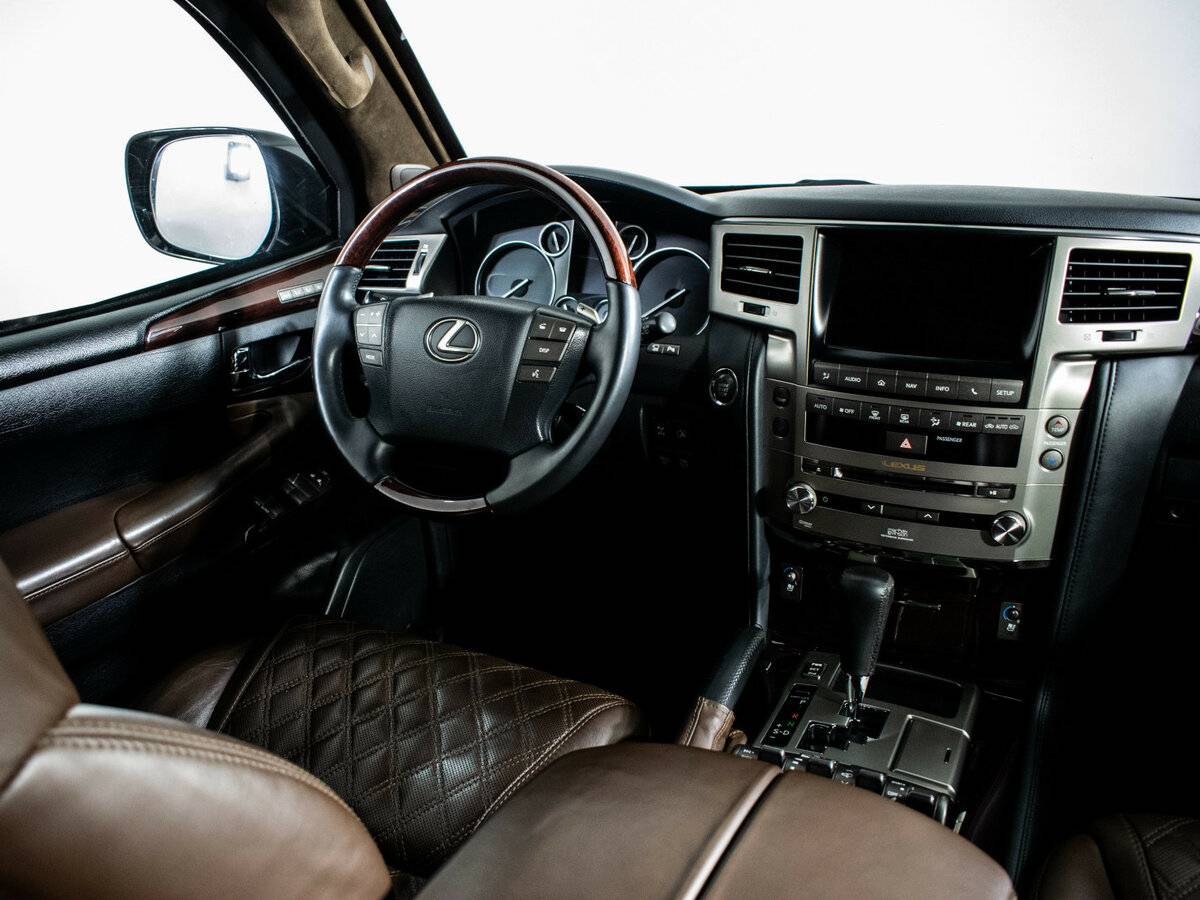 Lexus LX с пробегом — 2012 год. Фото: #13