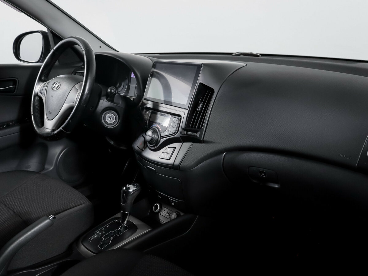 Hyundai i30 с пробегом — 2010 год. Фото: #6