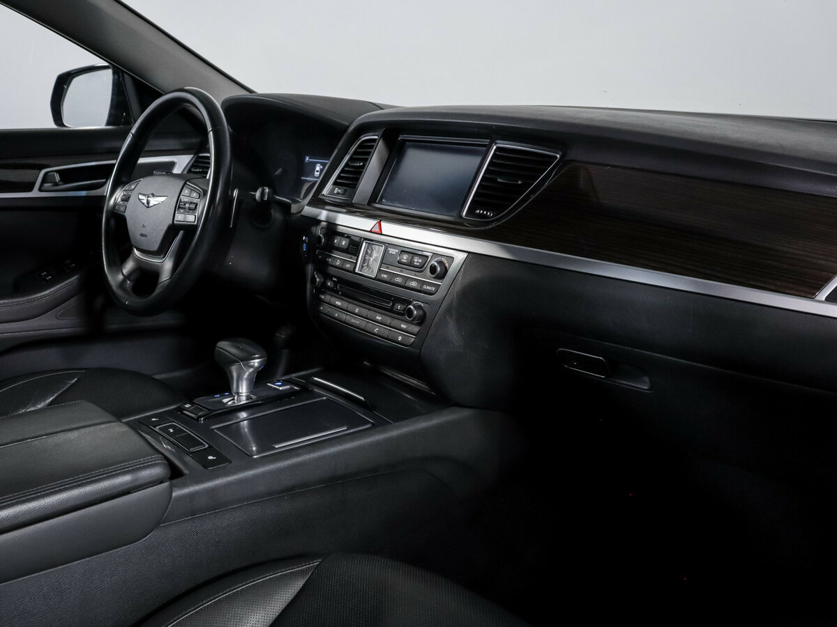 Genesis G80 с пробегом — 2017 год. Фото: #6