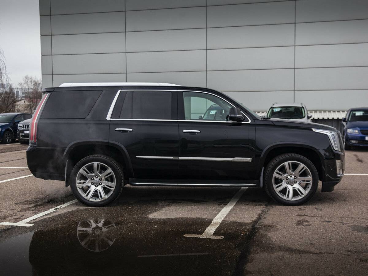Cadillac Escalade с пробегом — 2018 год. Фото: #3