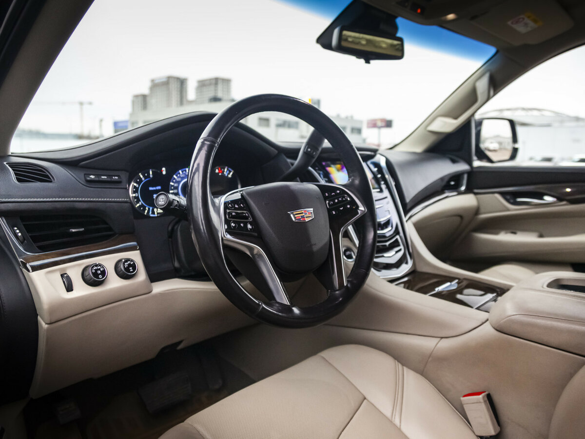 Cadillac Escalade с пробегом — 2018 год. Фото: #12