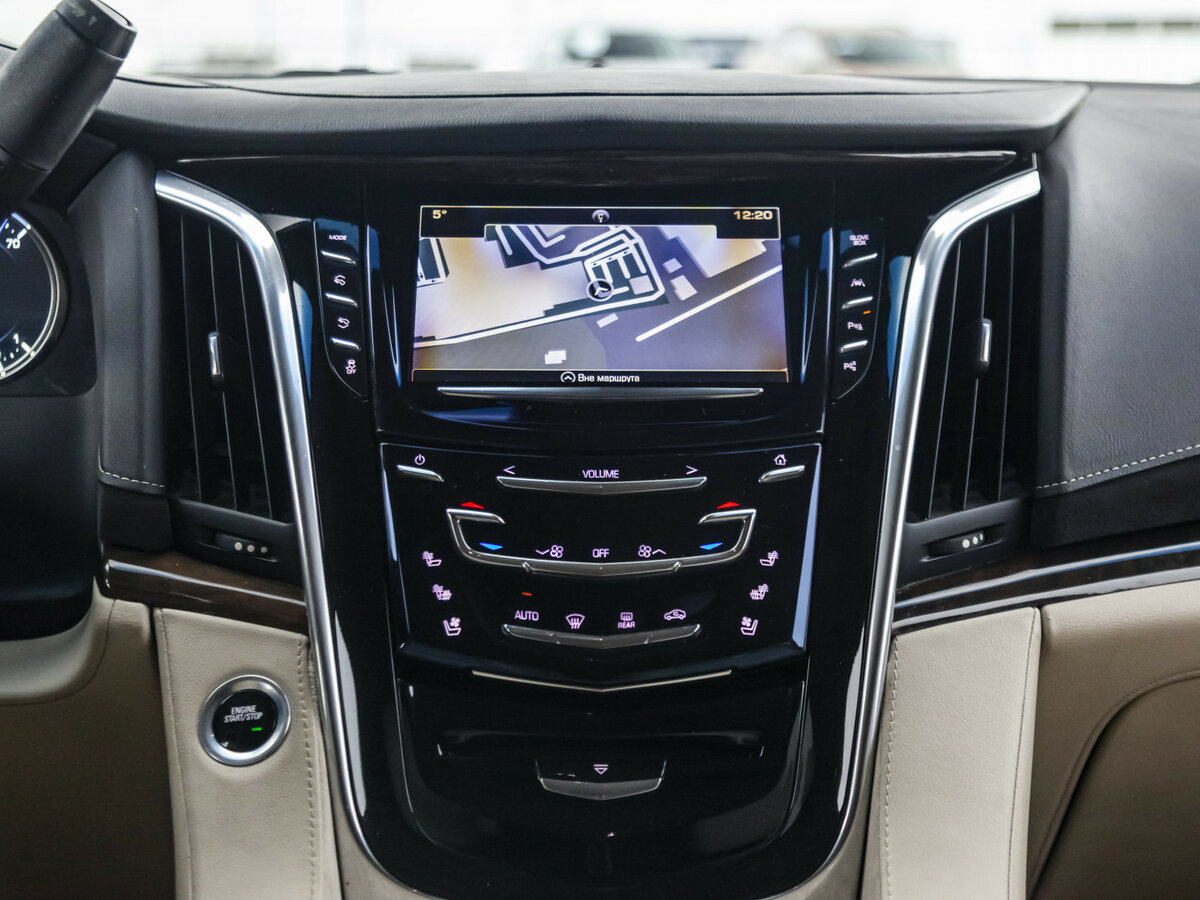 Cadillac Escalade с пробегом — 2018 год. Фото: #17