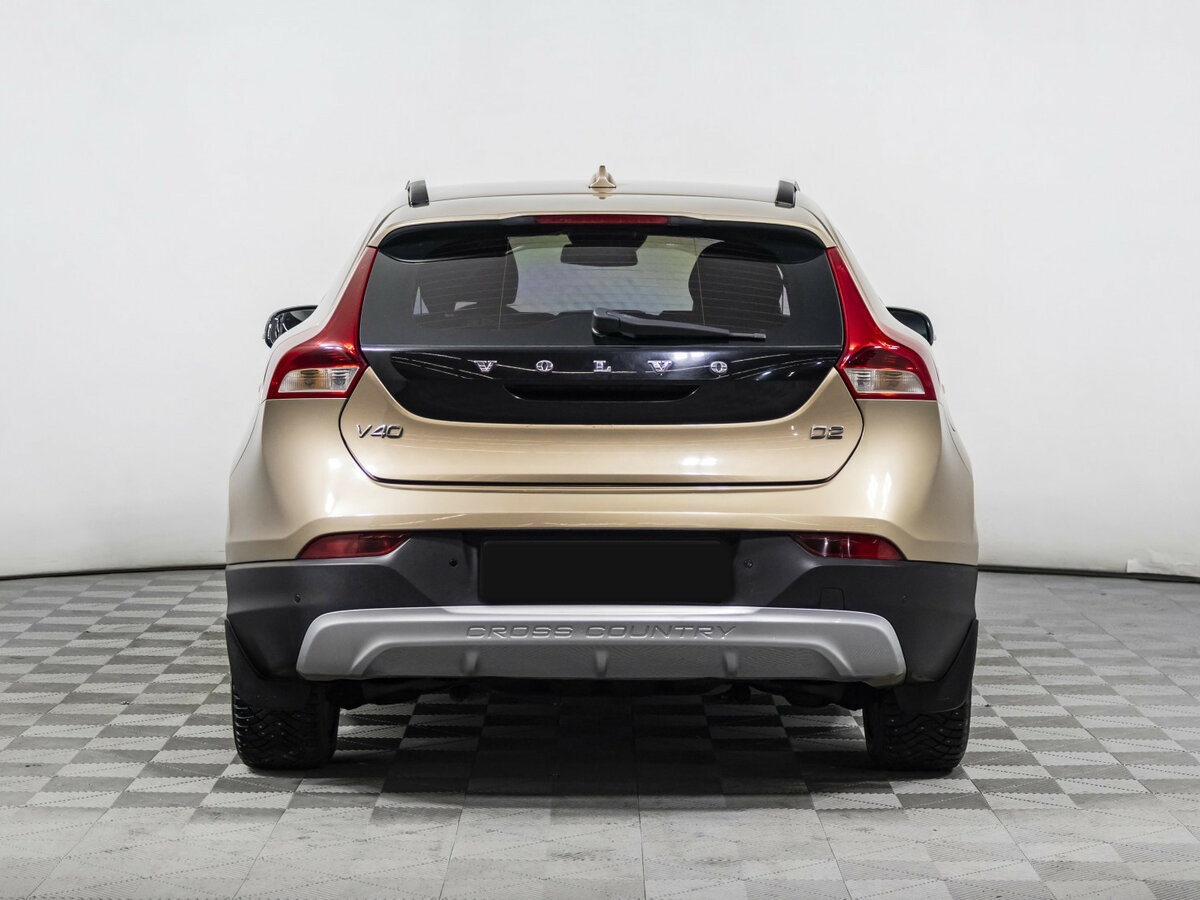 Volvo V40 Cross Country с пробегом — 2014 год. Фото: #4