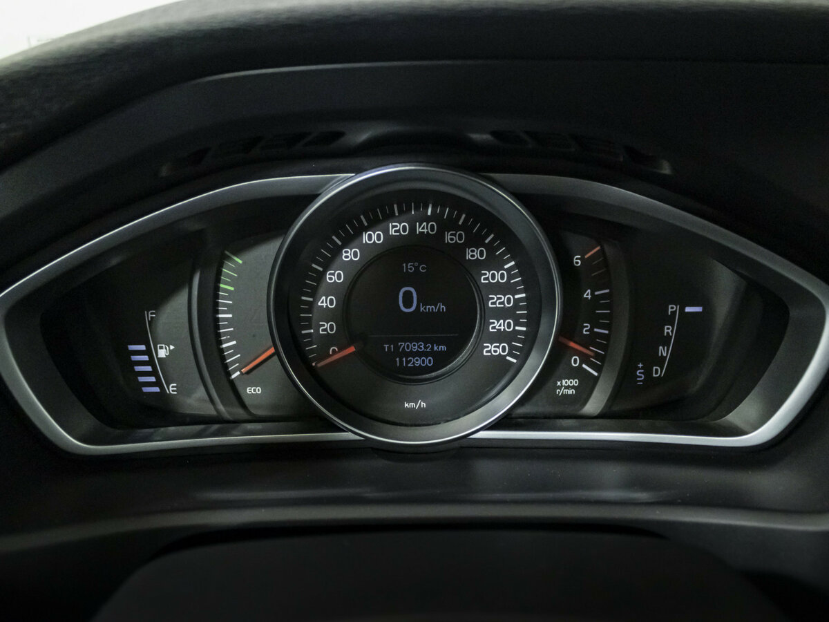 Volvo V40 Cross Country с пробегом — 2014 год. Фото: #11