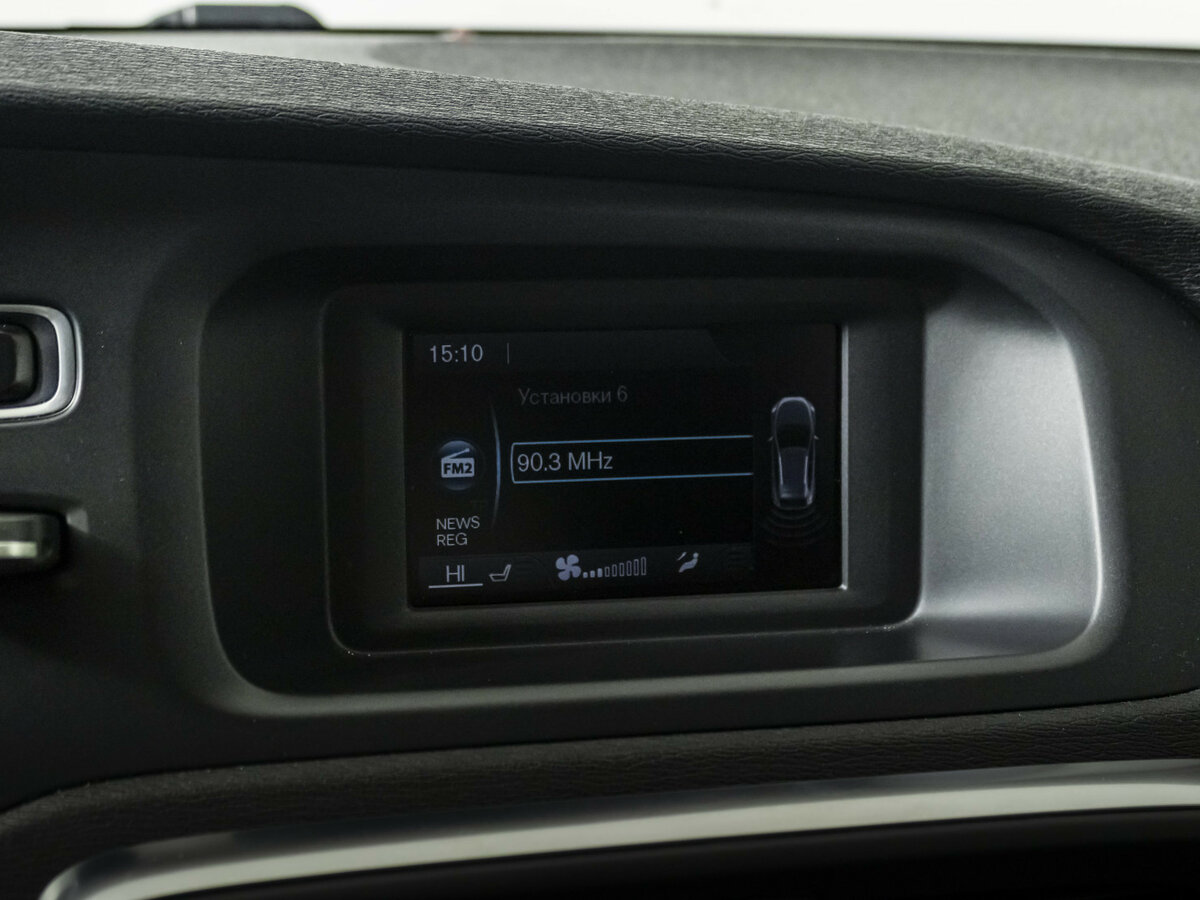 Volvo V40 Cross Country с пробегом — 2014 год. Фото: #13