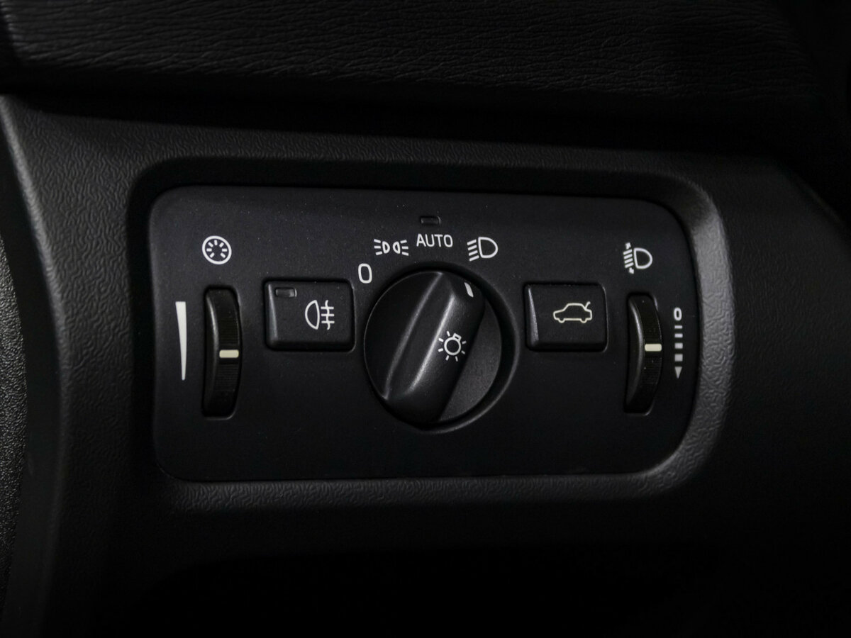 Volvo V40 Cross Country с пробегом — 2014 год. Фото: #14