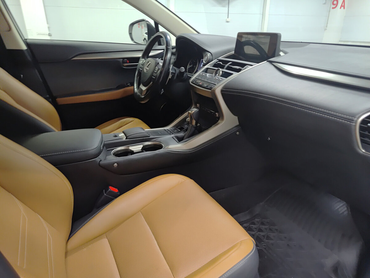 Lexus NX с пробегом — 2018 год. Фото: #10