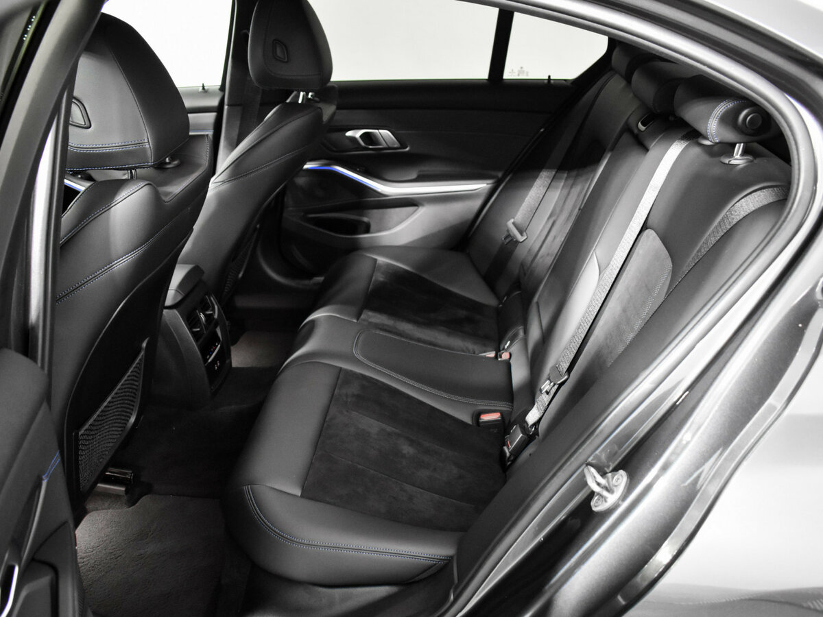 BMW 3 серии с пробегом — 2021 год. Фото: #13