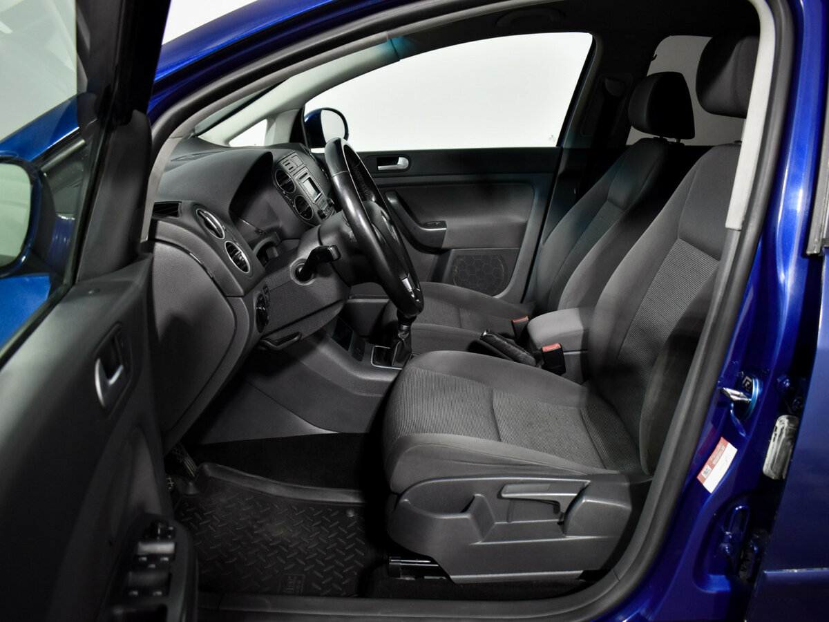 Volkswagen Golf Plus с пробегом — 2008 год. Фото: #9