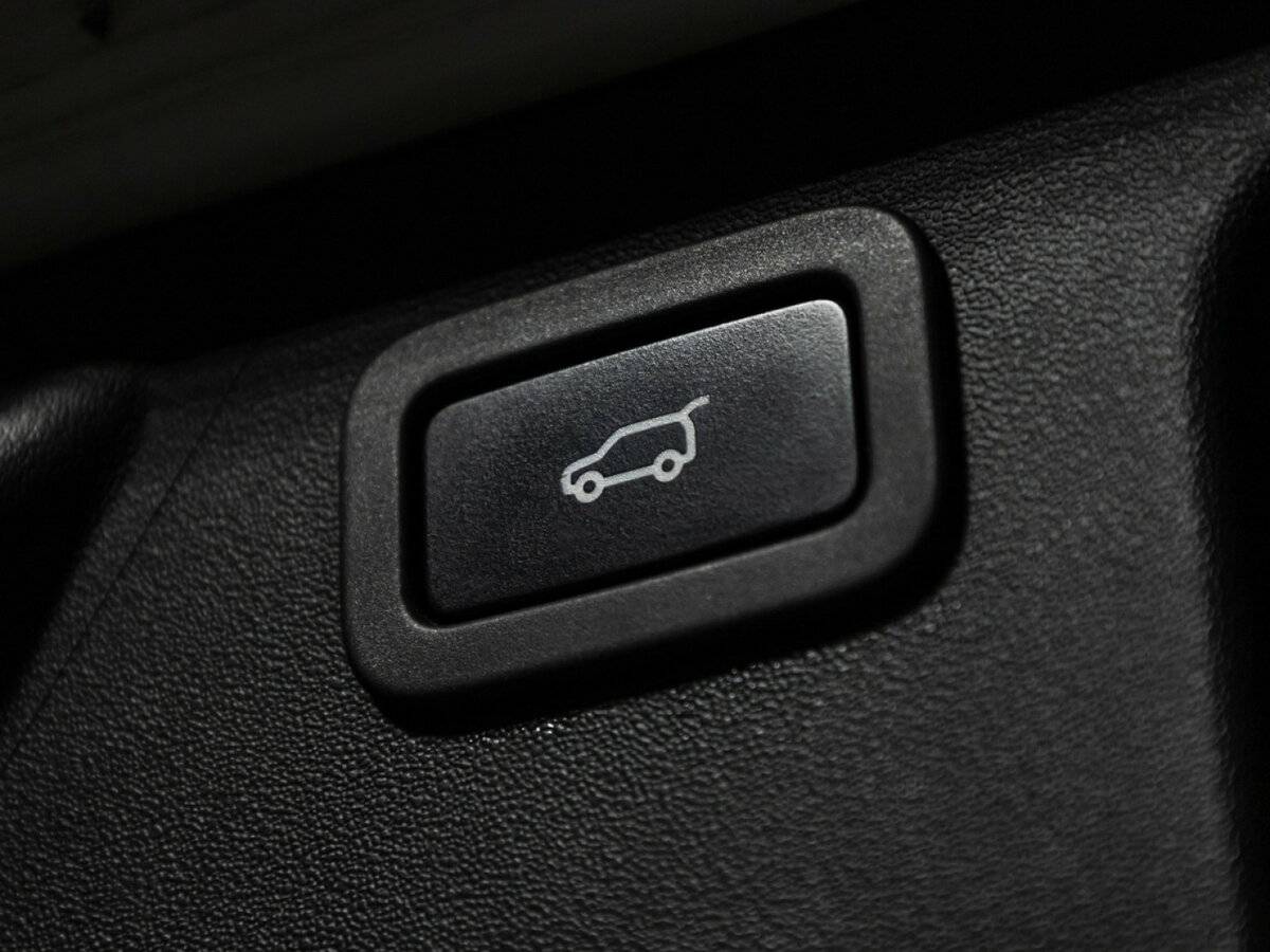 Land Rover Discovery Sport с пробегом — 2019 год. Фото: #19