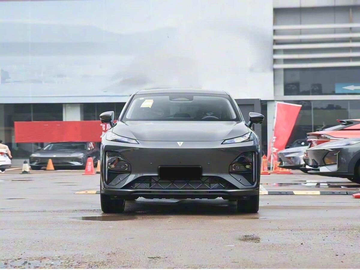 Changan Deepal S07 (S7) с пробегом — 2025 год. Фото: #3