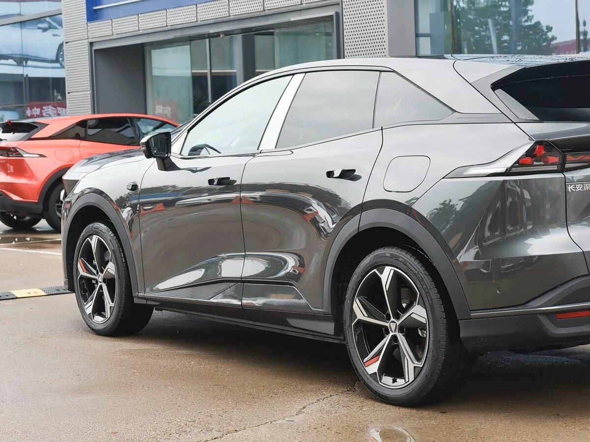 Changan Deepal S07 (S7) с пробегом — 2025 год. Фото: #5