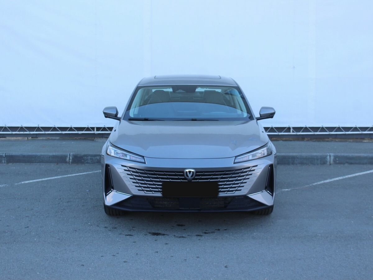 Changan Lamore с пробегом — 2023 год. Фото: #1