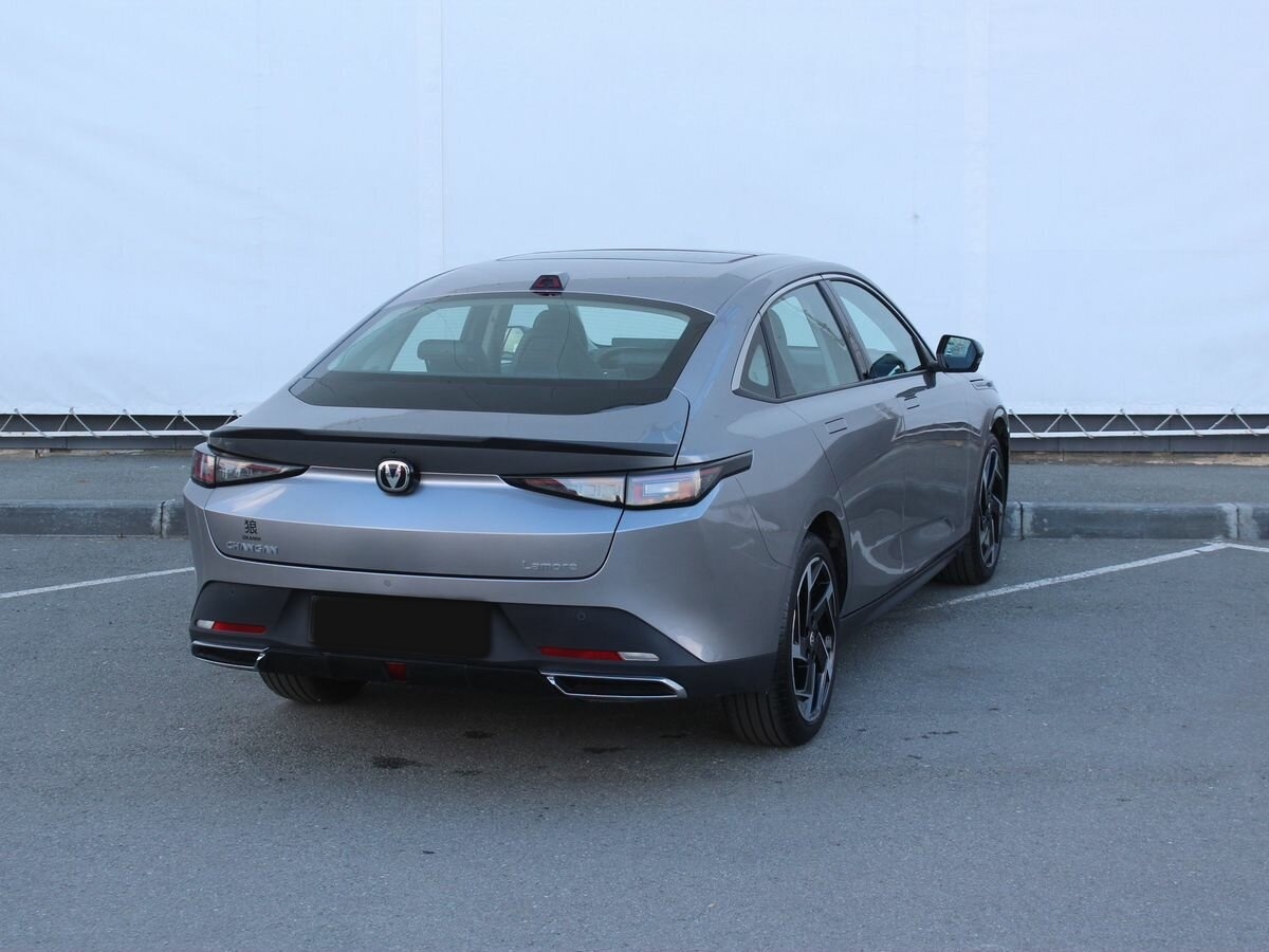 Changan Lamore с пробегом — 2023 год. Фото: #4