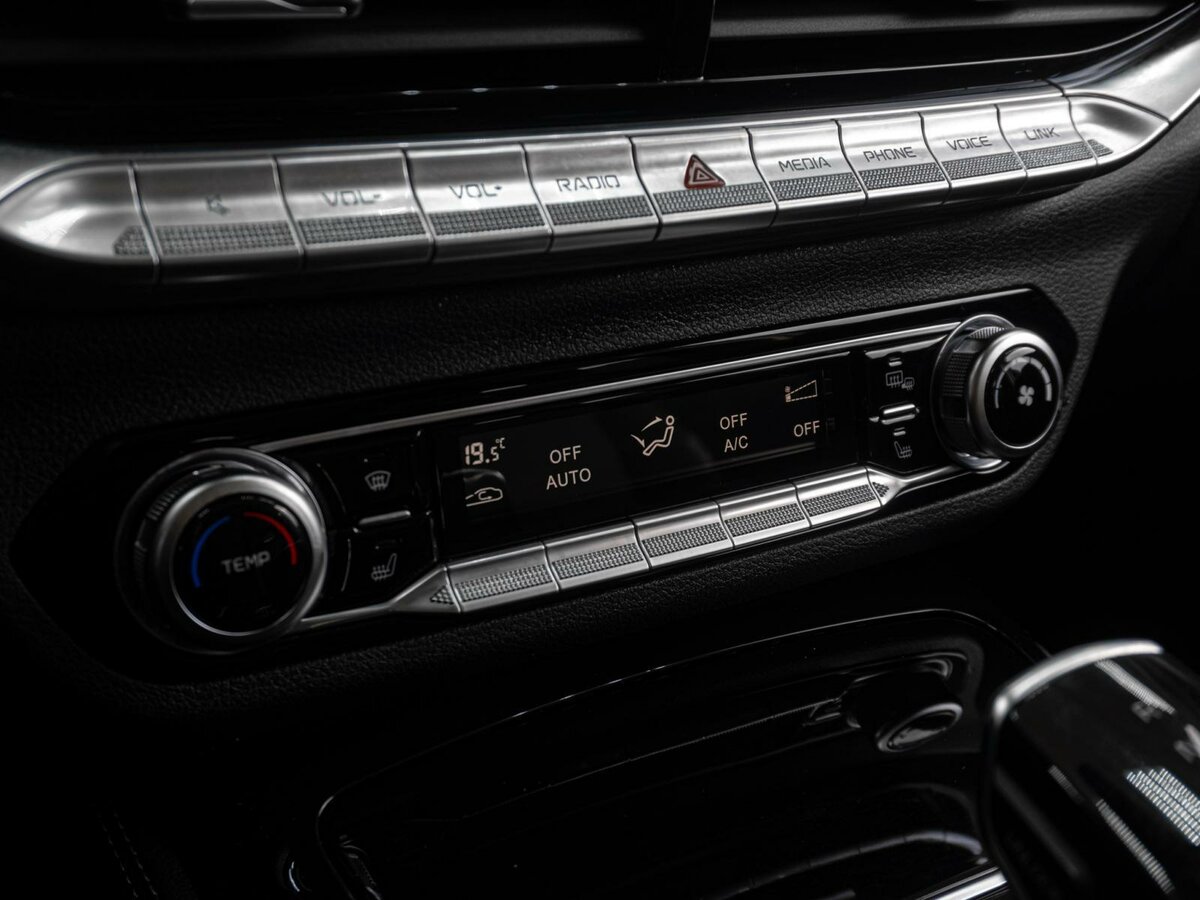 FAW Bestune T77 с пробегом — 2023 год. Фото: #16