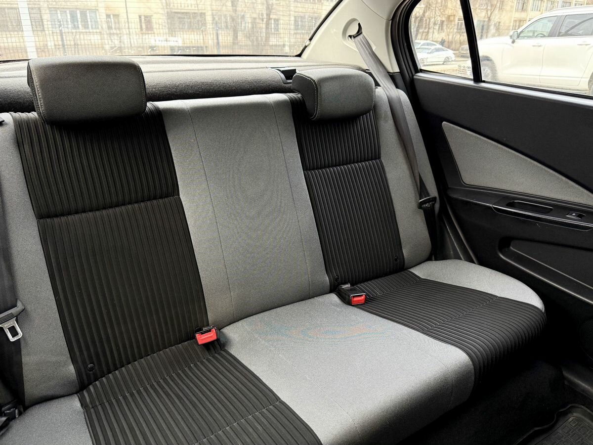 FAW Oley с пробегом — 2014 год. Фото: #9