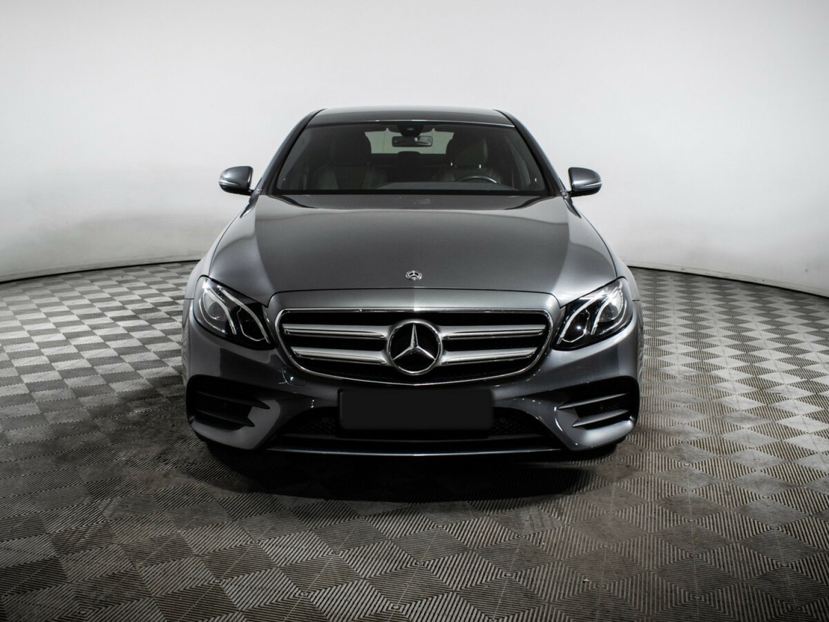 Mercedes-Benz E-Класс с пробегом — 2018 год. Фото: #1