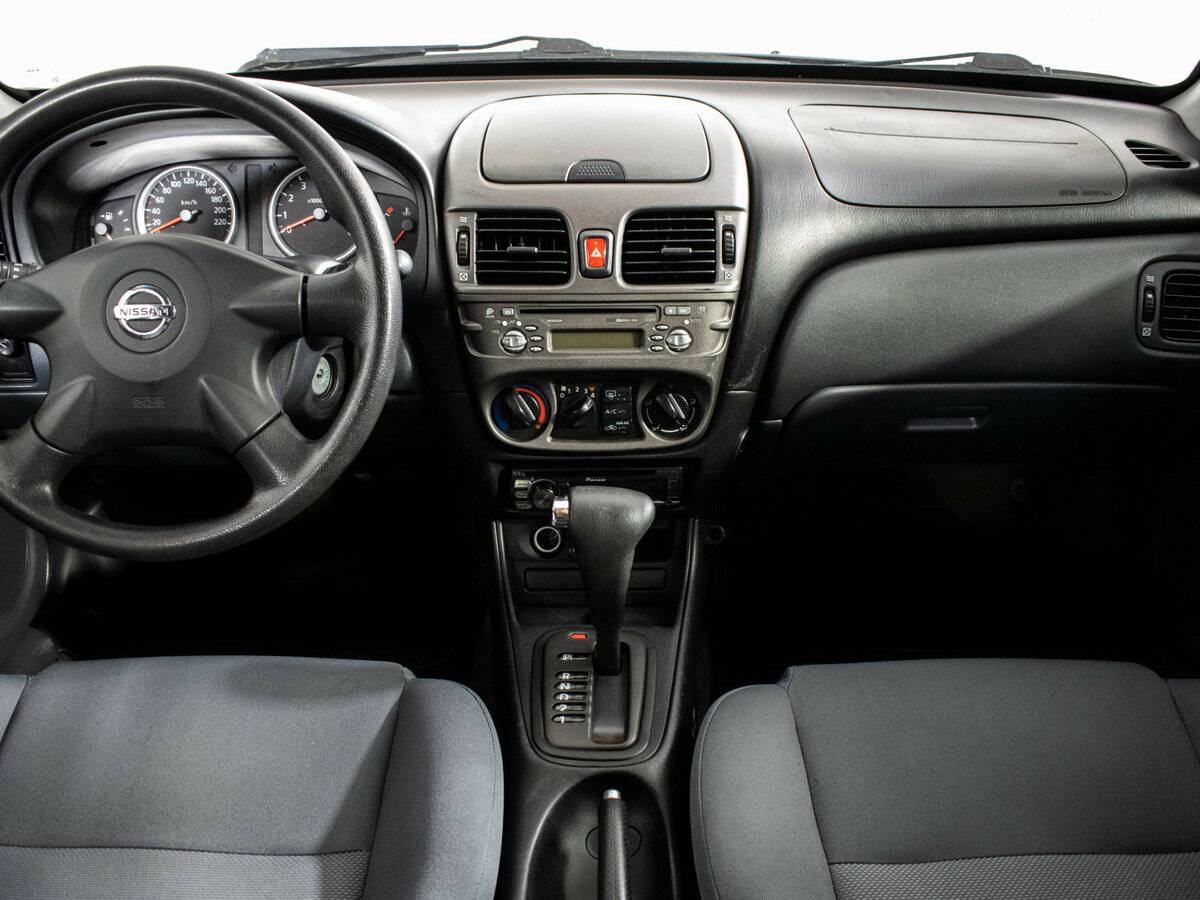 Nissan Almera с пробегом — 2005 год. Фото: #8