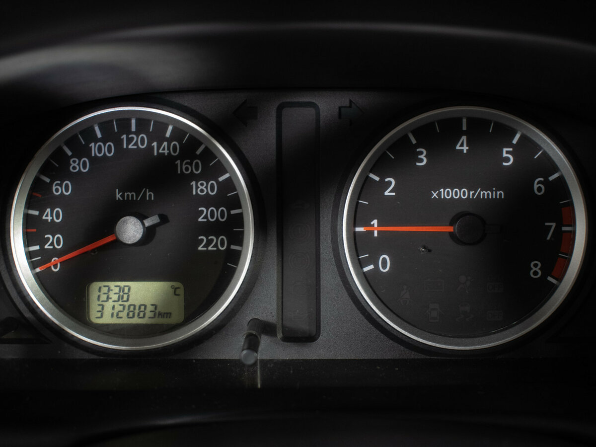 Nissan Almera с пробегом — 2005 год. Фото: #9