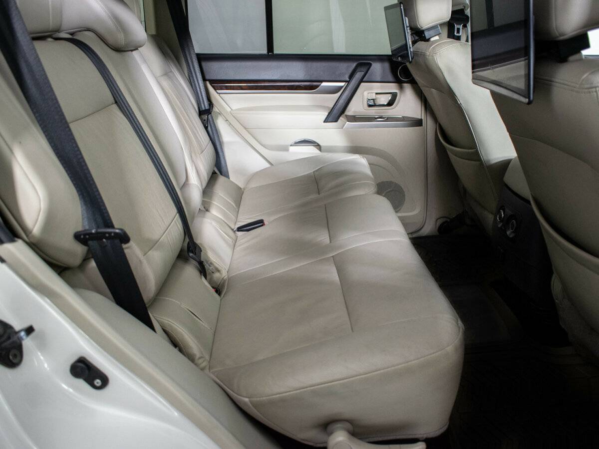 Mitsubishi Pajero с пробегом — 2020 год. Фото: #9