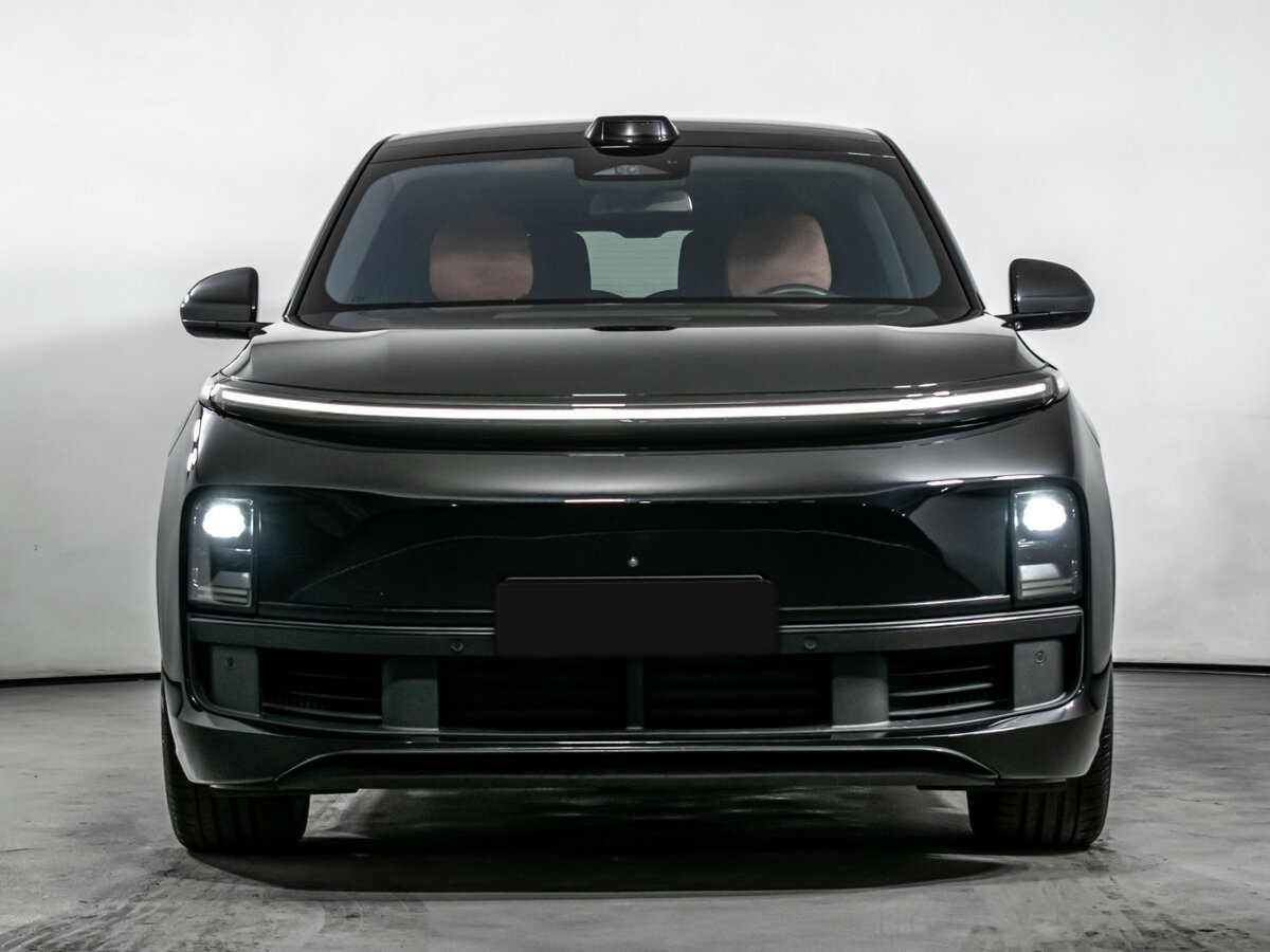 Li Auto (Lixiang) L9 с пробегом — 2023 год. Фото: #1