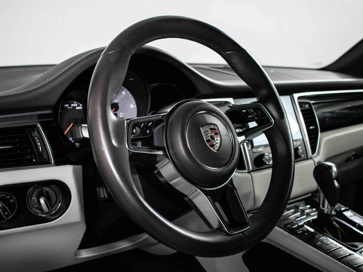Porsche Macan с пробегом — 2017 год. Фото: #13