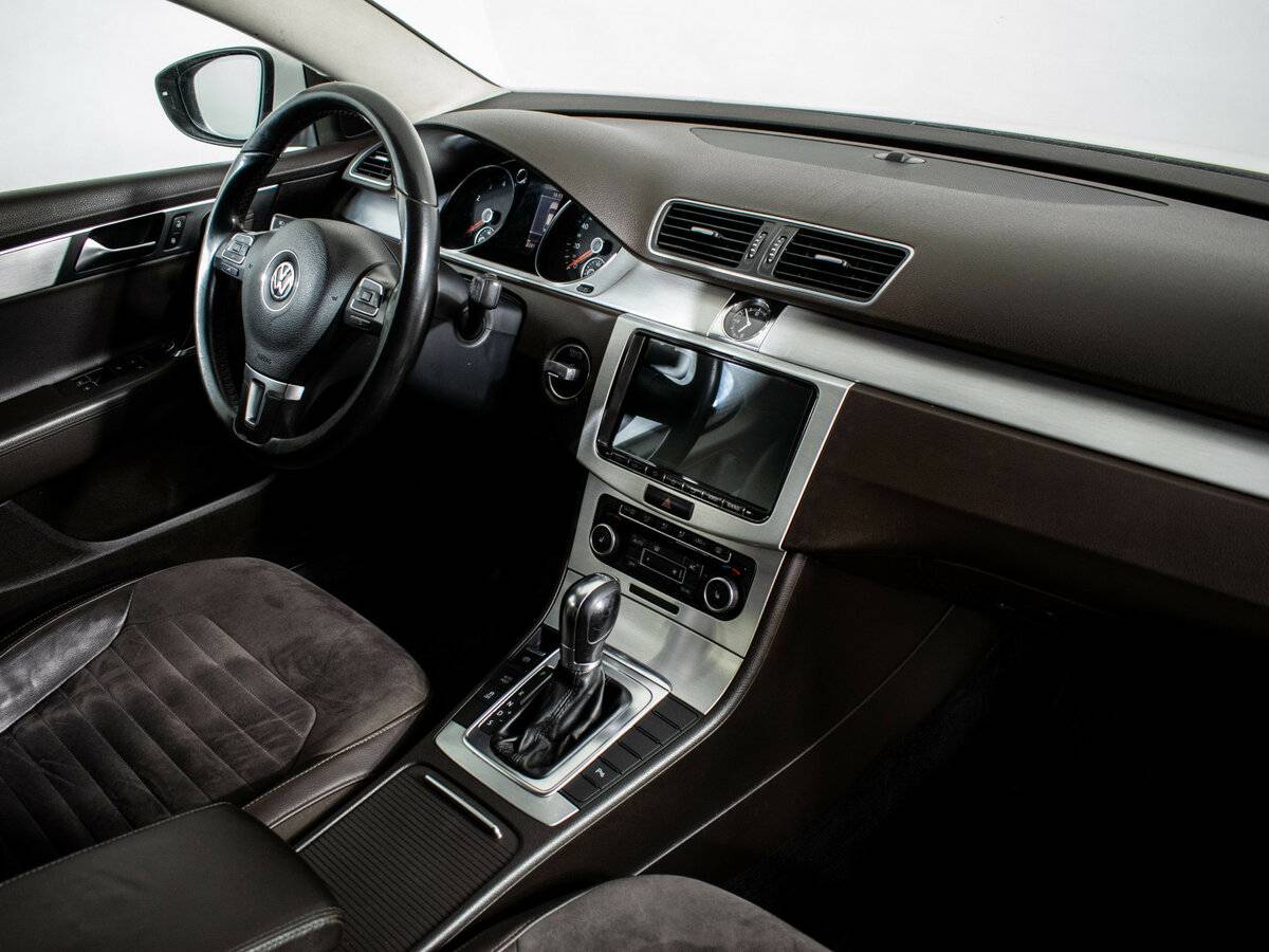 Volkswagen Passat с пробегом — 2011 год. Фото: #9