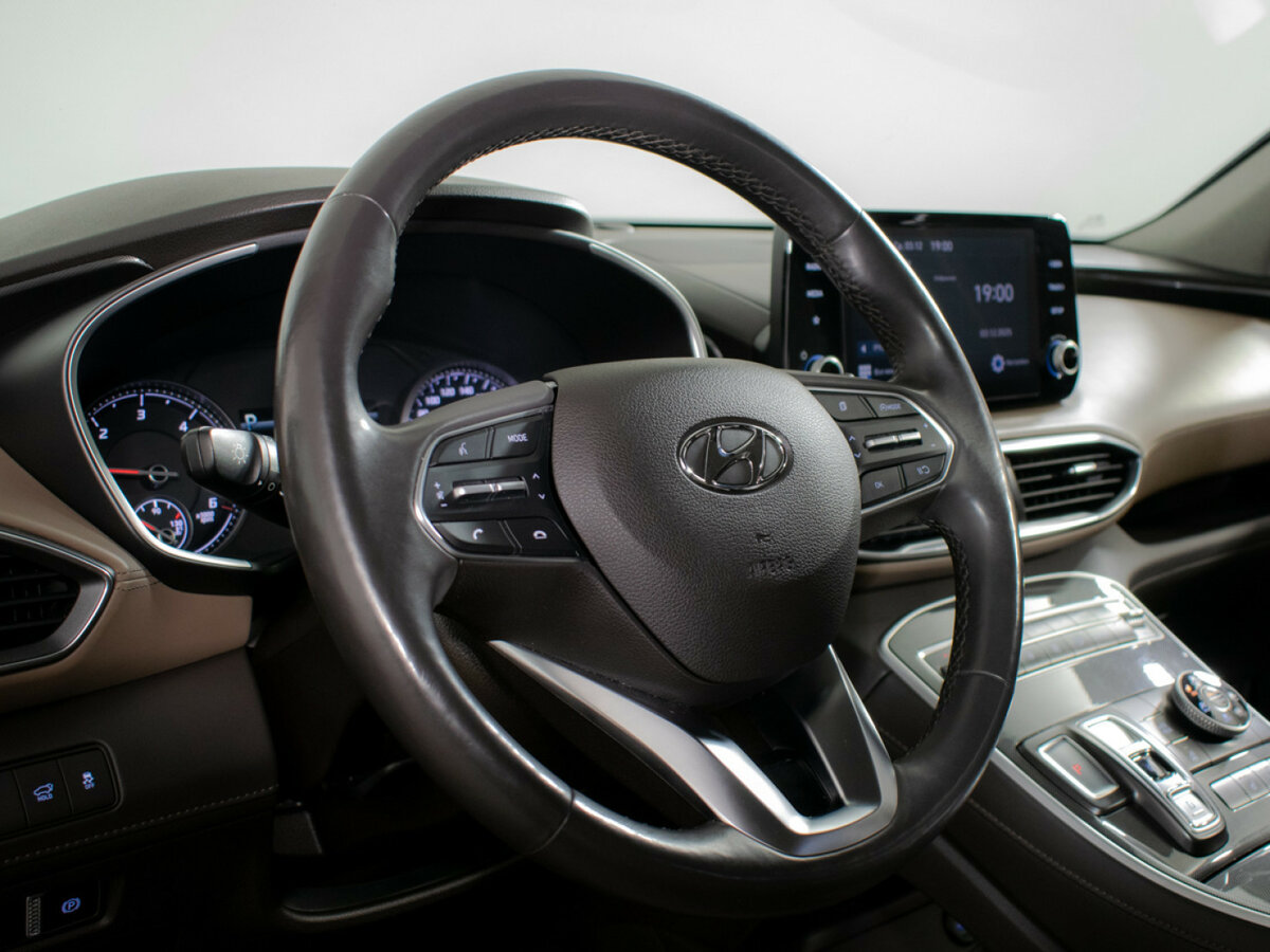 Hyundai Santa Fe с пробегом — 2021 год. Фото: #12