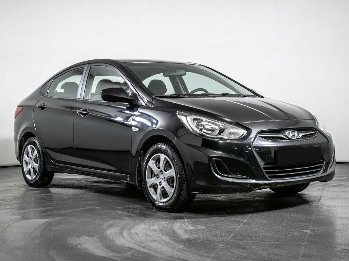 Hyundai Solaris с пробегом — 2011 год. Фото: #2